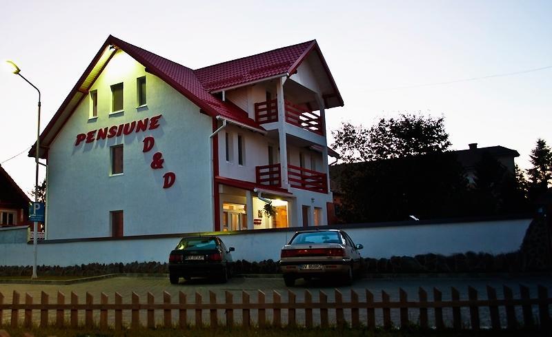 Pensiunea D&D Făgăraş Exteriör bild